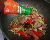 รูปขั้นตอนการทำที่ 4 ของ ตับหมูผัดพริก
