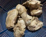 Foto langkah ke 2 dari resep Ayam suwir simpel.