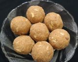 A picture of step 2 of Atta Gond Ladoo.