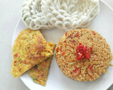 Foto langkah ke 3 dari resep Nasi goreng padang dan telur dadar padang.