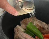 Foto del paso 3 de la receta: Arroz en paella 🥘 o sartén, con paletilla de cordero