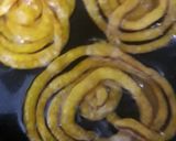 A picture of step 5 of Quick Doodh jalebi dessert.