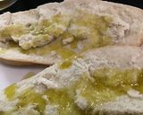 Foto del paso 1 de la receta: Bocadillo de queso brie, atún y aceite Gourmet
