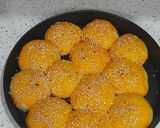 عکس مرحله 3 از دستور نان حجیم لانه زنبوری