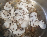 Foto del paso 2 de la receta: Redondo de ternera con salsa de champiñones