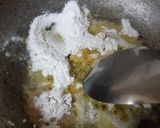 A picture of step 3 of White sauce pasta.