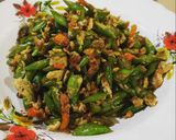 Foto langkah ke 6 dari resep Oseng Buncis Telur Saos Hoisin.