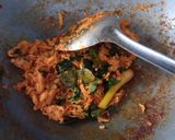 Foto langkah ke 5 dari resep 124. Nasi Bakar Ayam Suwir Kemangi.