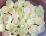 Foto del paso 2 de la receta: Verduras gratinadas con caldo de pollo al gusto
