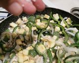 Foto del paso 4 de la receta: Calabacitas con rajas y elote
