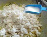 A picture of step 4 of Aloo Poha / Kanda Poha.