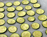 Foto del paso 3 de la receta: Minipizzas margarita de calabacín en freidora de aire