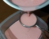 A picture of step 2 of Jam-e-sheerin ice cream. 🍧.