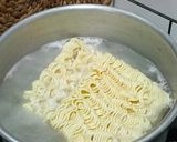 Foto langkah ke 1 dari resep Kroket Mie Keju.