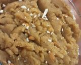 A picture of step 4 of Sooji ka halwa.