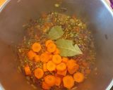 Foto del paso 5 de la receta: Potaje ligero de lentejas viudas (con verduras) en olla exprés