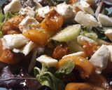 Foto del paso 2 de la receta Ensalada de nísperos y queso de mozzarella fresca