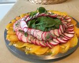 Une image de l'étape 6 de Salade de jeunes pousses d épinards aux radis cerises et tomates margold.
