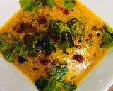 A picture of step 3 of Bhindi onion curry.