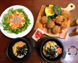 Hình bước làm 5 của món Scotch eggs (thịt bọc trứng chiên xù) phiên bản cá hộp & phong cách Halloween