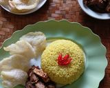 Foto langkah ke 3 dari resep Nasi Kuning Bumbu Instan.