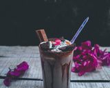 A picture of step 2 of Oreo Shake.