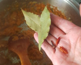 Foto del paso 3 de la receta: Chocos con habas en olla rápida
