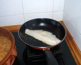 Foto del paso 4 de la receta: Rodaballo en salsa de pimentón