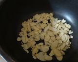 Foto del passaggio 1 della ricetta Peperoni con menta e mandorle