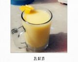 A picture of step 3 of Mango milkshake.