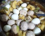 Foto langkah ke 4 dari resep Semur Tahu Bakso Soun.