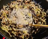 Foto langkah ke 4 dari resep Spring Roll Bihun Sosis Ayam.