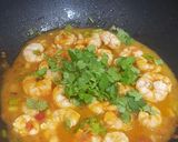 Foto del paso 3 de la receta Gambas en salsa de tomate picante
