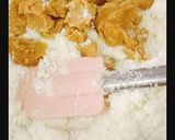 A picture of step 1 of Kadam Phool Bhapa Pitha.
