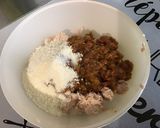 Une image de l'étape 3 de Feuilletés épicés au thon, tomates et parmesan.