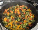 Foto del paso 2 de la receta: Guiso de quinoa con verduras y pollo