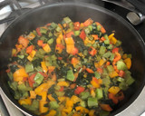 Foto del paso 2 de la receta: Guiso de quinoa con verduras y pollo