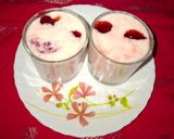 A picture of step 2 of Sweet Strawberry lassi.