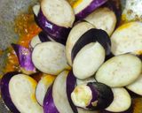 Foto langkah ke 3 dari resep Kothokan Tongkol Terong.
