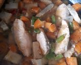Foto langkah ke 5 dari resep Sup Salmon Homemade.