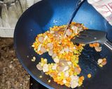 Foto langkah ke 8 dari resep Chicken-Sausage Egg Drop Soup.