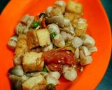 Foto langkah ke 4 dari resep Tumis jamur merang + tahu cina (vegan).