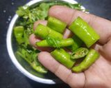 A picture of step 1 of Falahari green Chutney.