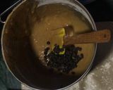 A picture of step 6 of Banana chocolate muffins.