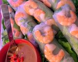 A picture of step 19 of Vietnamese rice pepper rolls with prawns and pork.