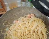 Foto langkah ke 4 dari resep Spagetti Aglio e Olio Topping Udang.