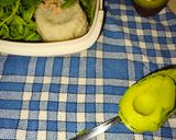 Foto del paso 2 de la receta: Ensalada de aguacate con comida envasada saludable