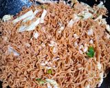 Foto langkah ke 6 dari resep Mie Tek Tek Sederhana.