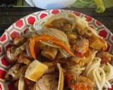 Foto del paso 4 de la receta: Saltado de tallarines y mariscos