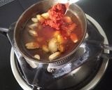 A picture of step 2 of Dahi Dungdi nu Shaak.